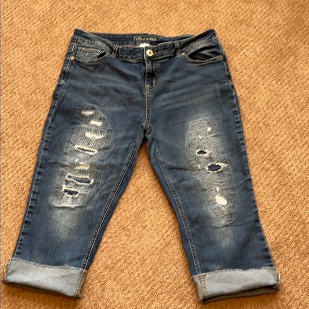 Women’s jean capris